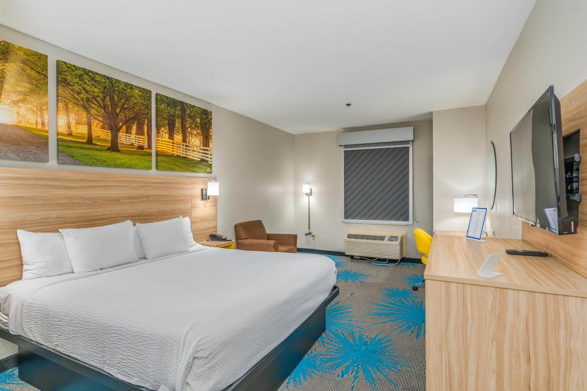 Days Inn & Suites By Wyndham Prattville-Montgomery מראה חיצוני תמונה