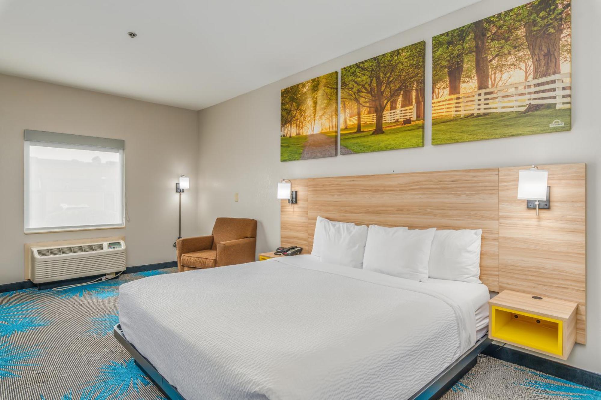 Days Inn & Suites By Wyndham Prattville-Montgomery מראה חיצוני תמונה