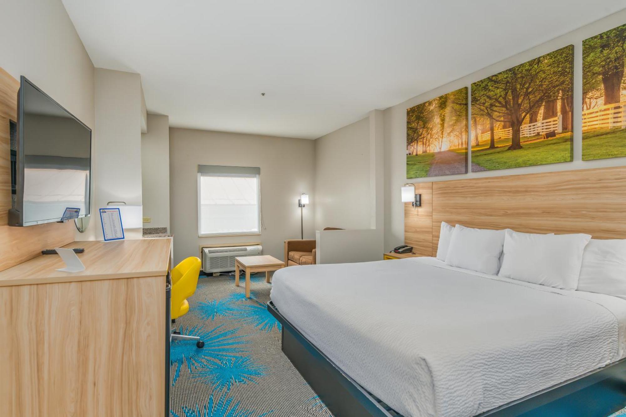 Days Inn & Suites By Wyndham Prattville-Montgomery מראה חיצוני תמונה