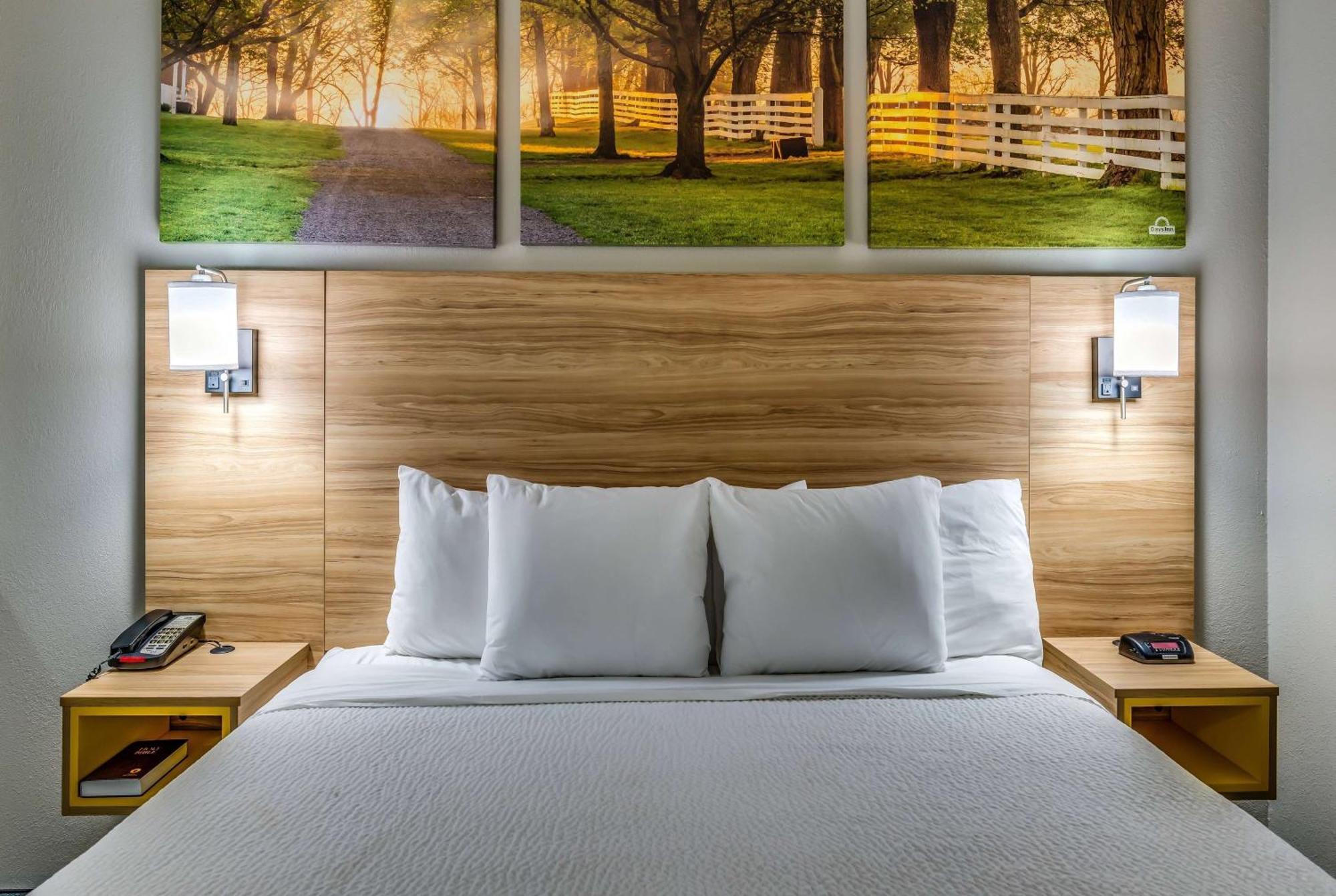 Days Inn & Suites By Wyndham Prattville-Montgomery מראה חיצוני תמונה